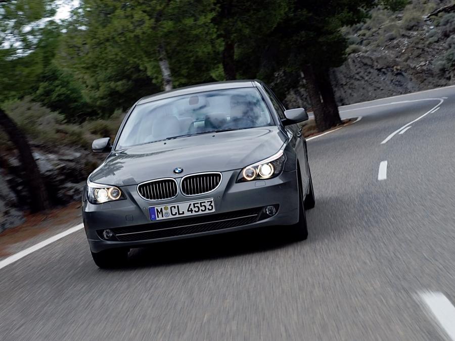  BMW 530i 2007 года  (фото 23 из 30)